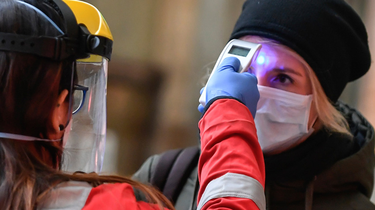 Βρετανία: Σε λίγες μέρες οι πολίτες θα μπορούν να εξετάζονται ακόμη και στο σπίτι τους